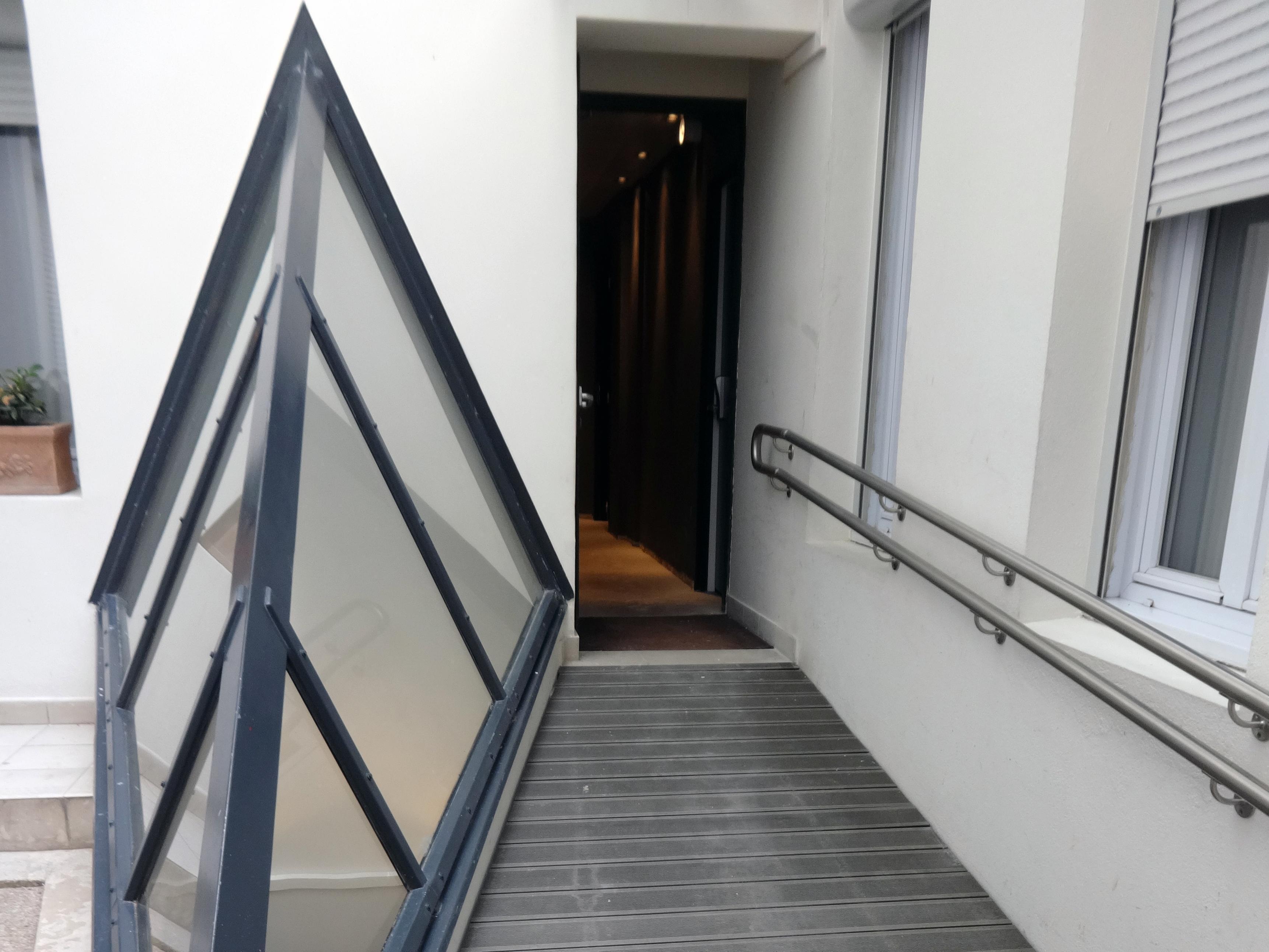 Libertel Canal Saint Martin Париж Экстерьер фото
