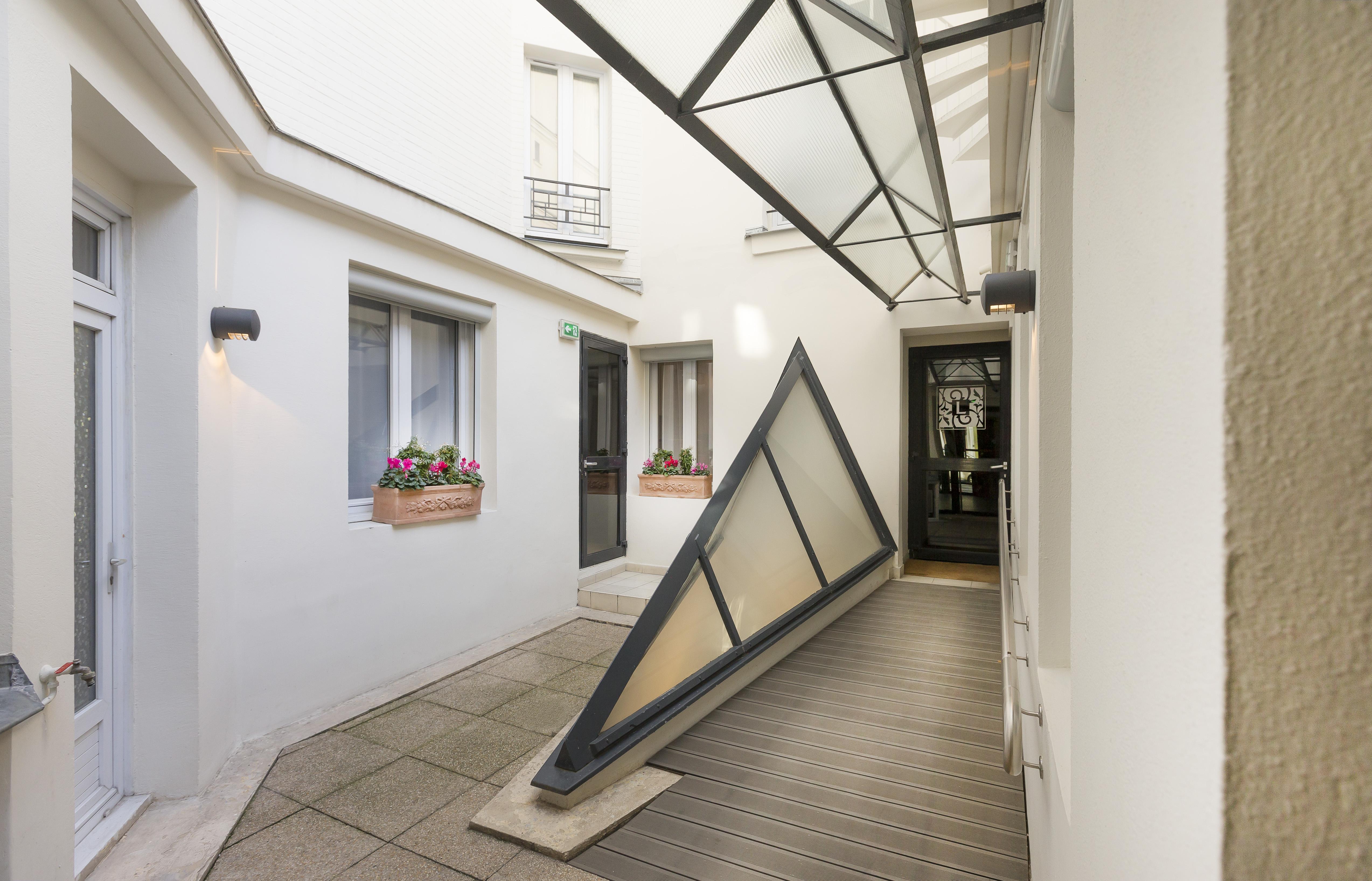 Libertel Canal Saint Martin Париж Экстерьер фото